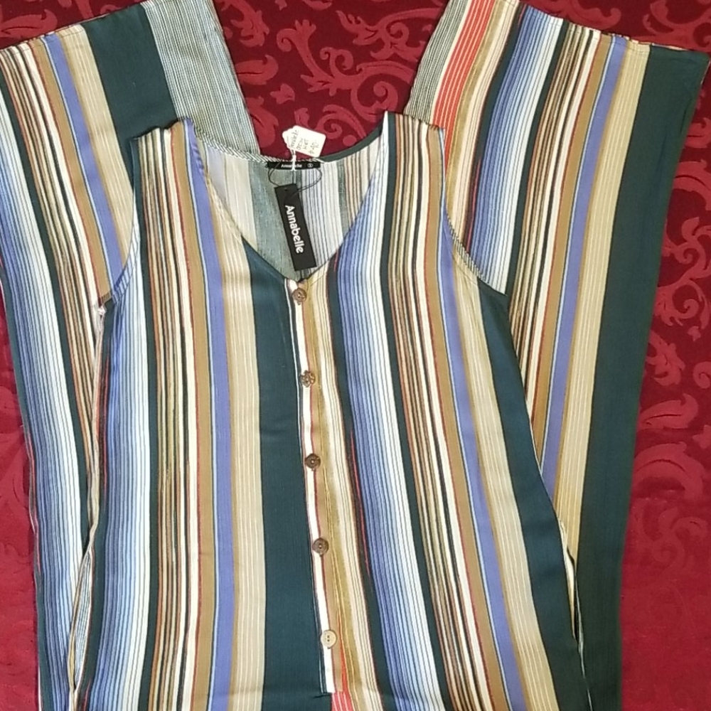 Annabelle jumper size small with pockets